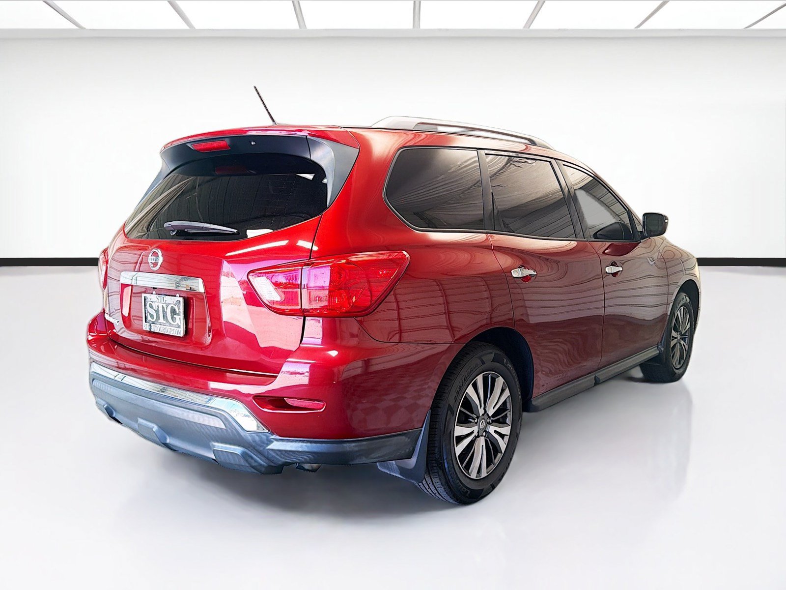 Used 2018 Nissan Pathfinder S FWD image 4