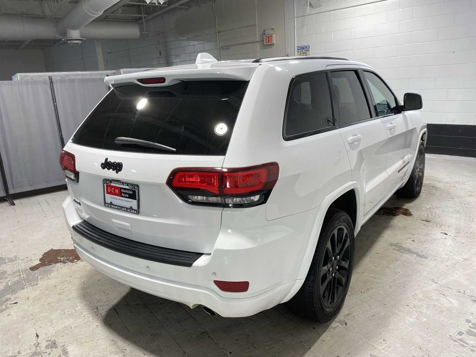 Used 2020 Jeep Grand Cherokee Altitude image 26