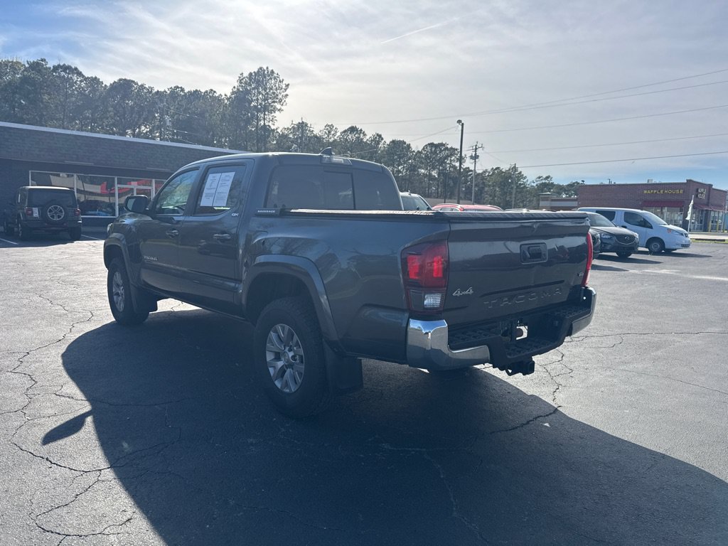 Used 2019 Toyota Tacoma SR5 AWD/4WD image 3