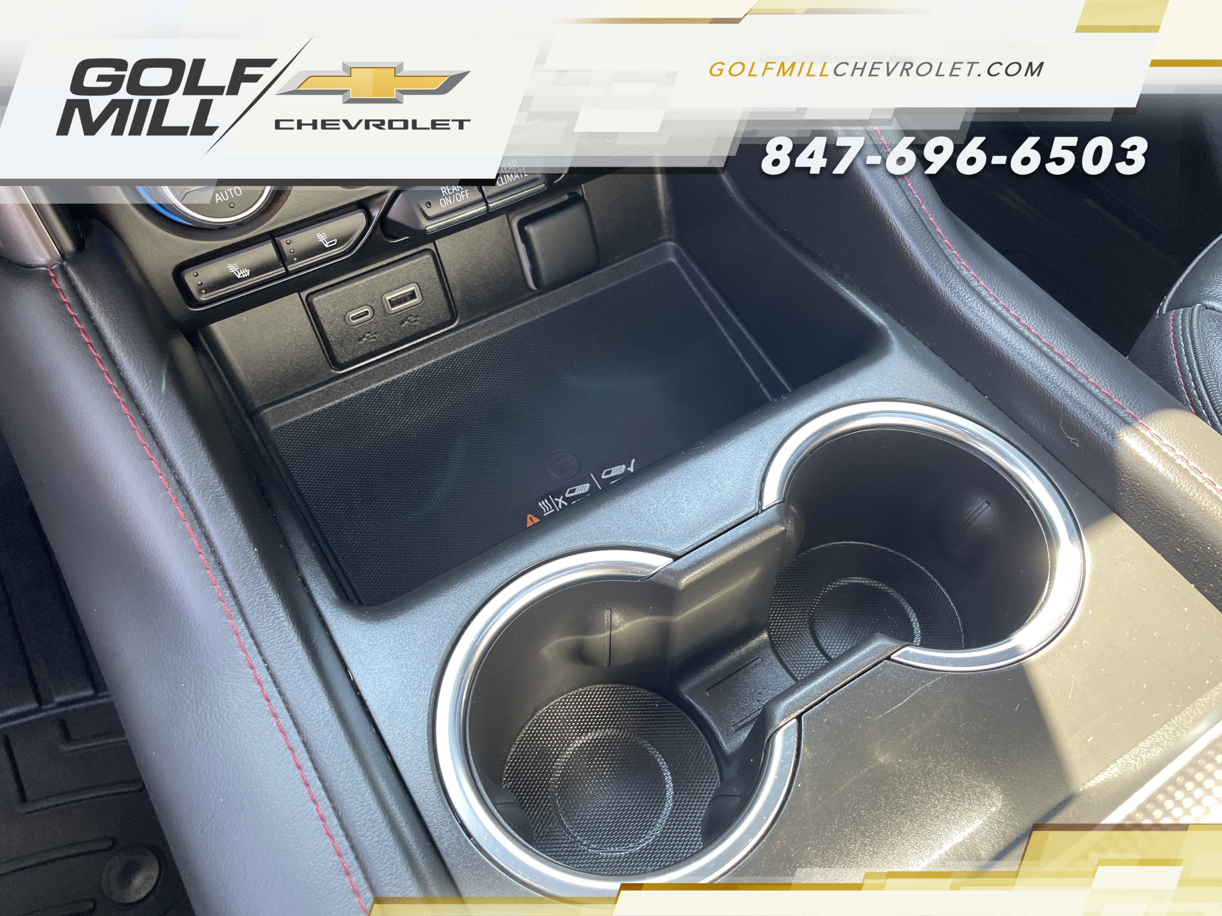 Used 2024 Chevrolet Suburban RST w/ Luxury Package AWD/4WD image 23