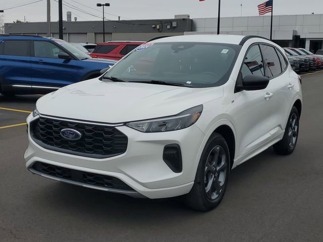Certified 2024 Ford Escape ST-Line w/ Tech Pack #1 AWD/4WD image 2