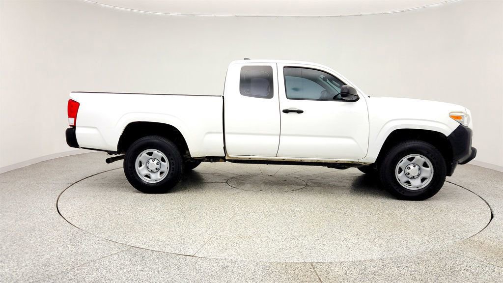 Used 2017 Toyota Tacoma SR RWD image 4