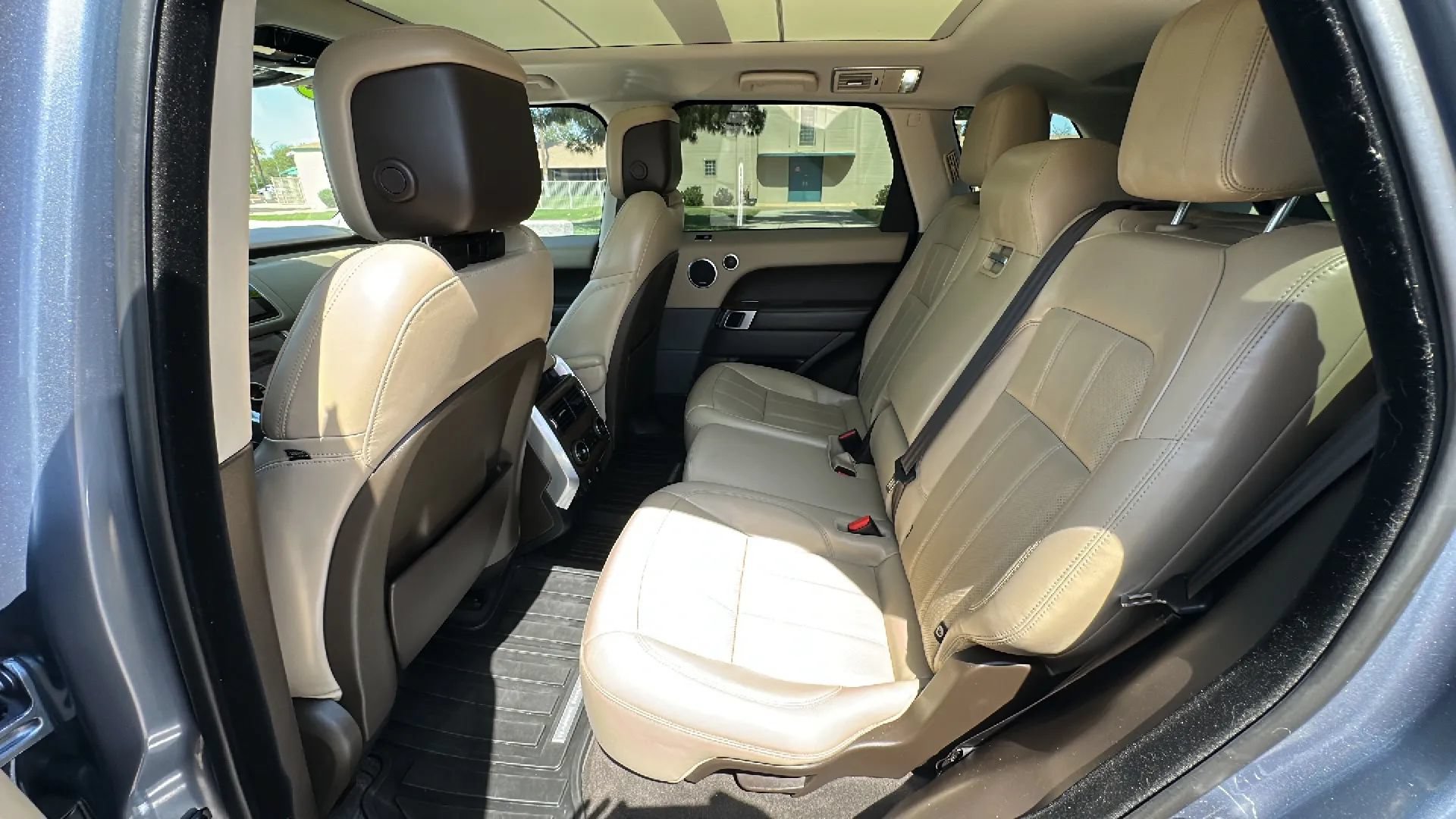 Used 2019 Land Rover Range Rover Sport HSE AWD/4WD image 10