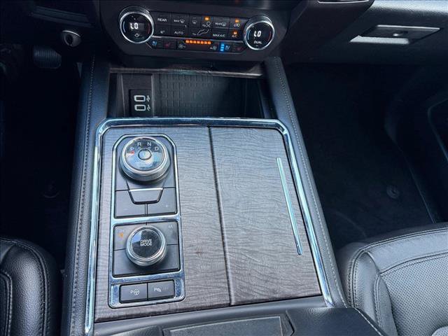Used 2019 Ford Expedition Limited w/ Equipment Group 302A AWD/4WD image 12
