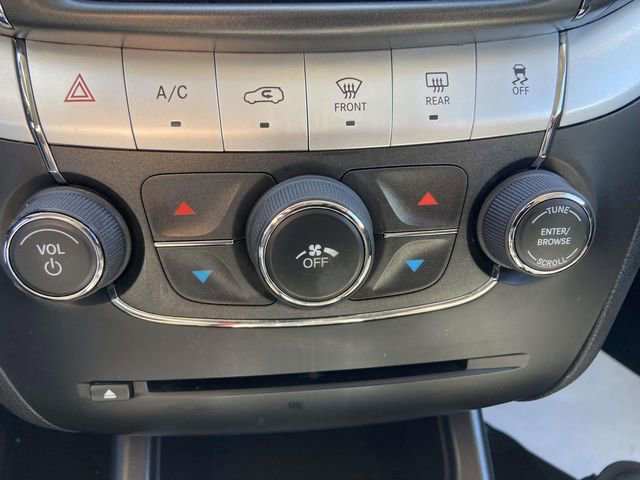 Used 2018 Dodge Journey SE image 37