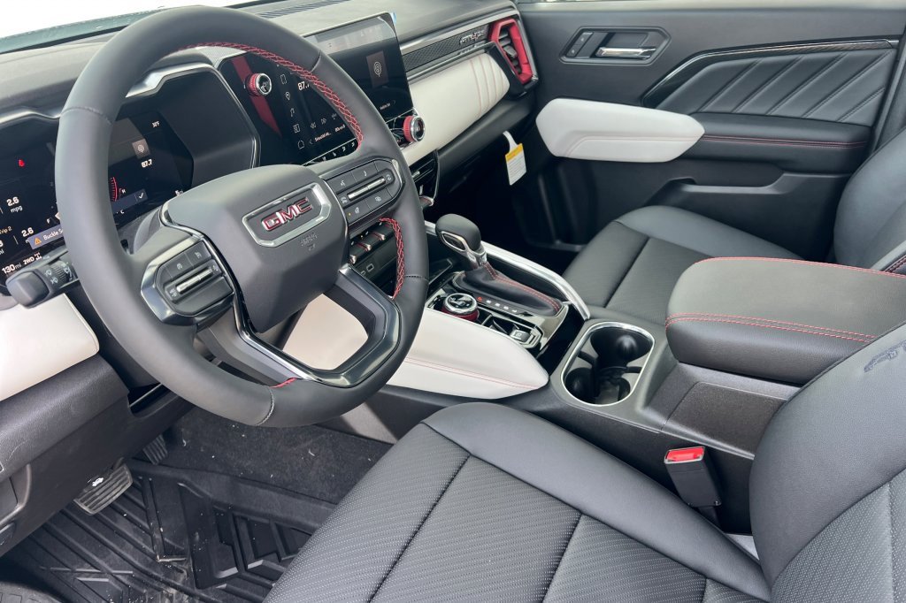 New 2026 GMC Canyon AT4X w/ AT4X AEV Edition image 7