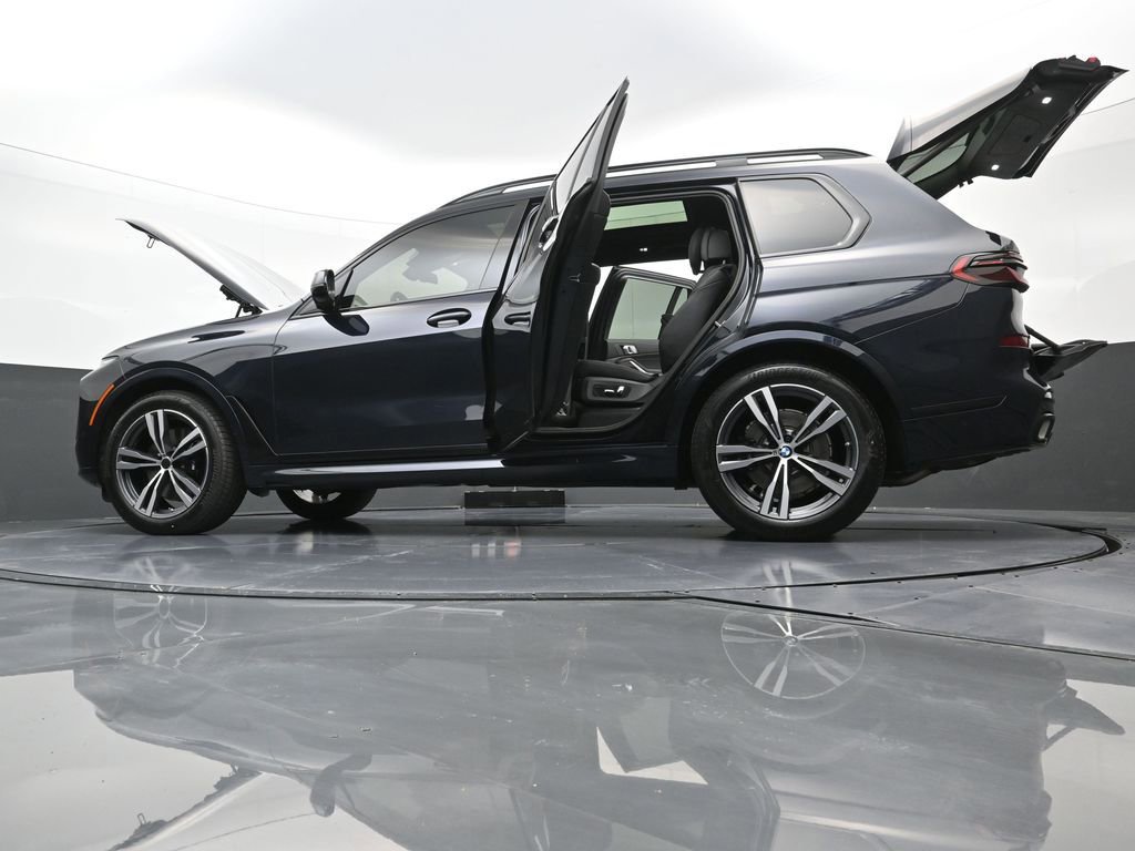 Used 2024 BMW X7 xDrive40i w/ Executive Package image 45