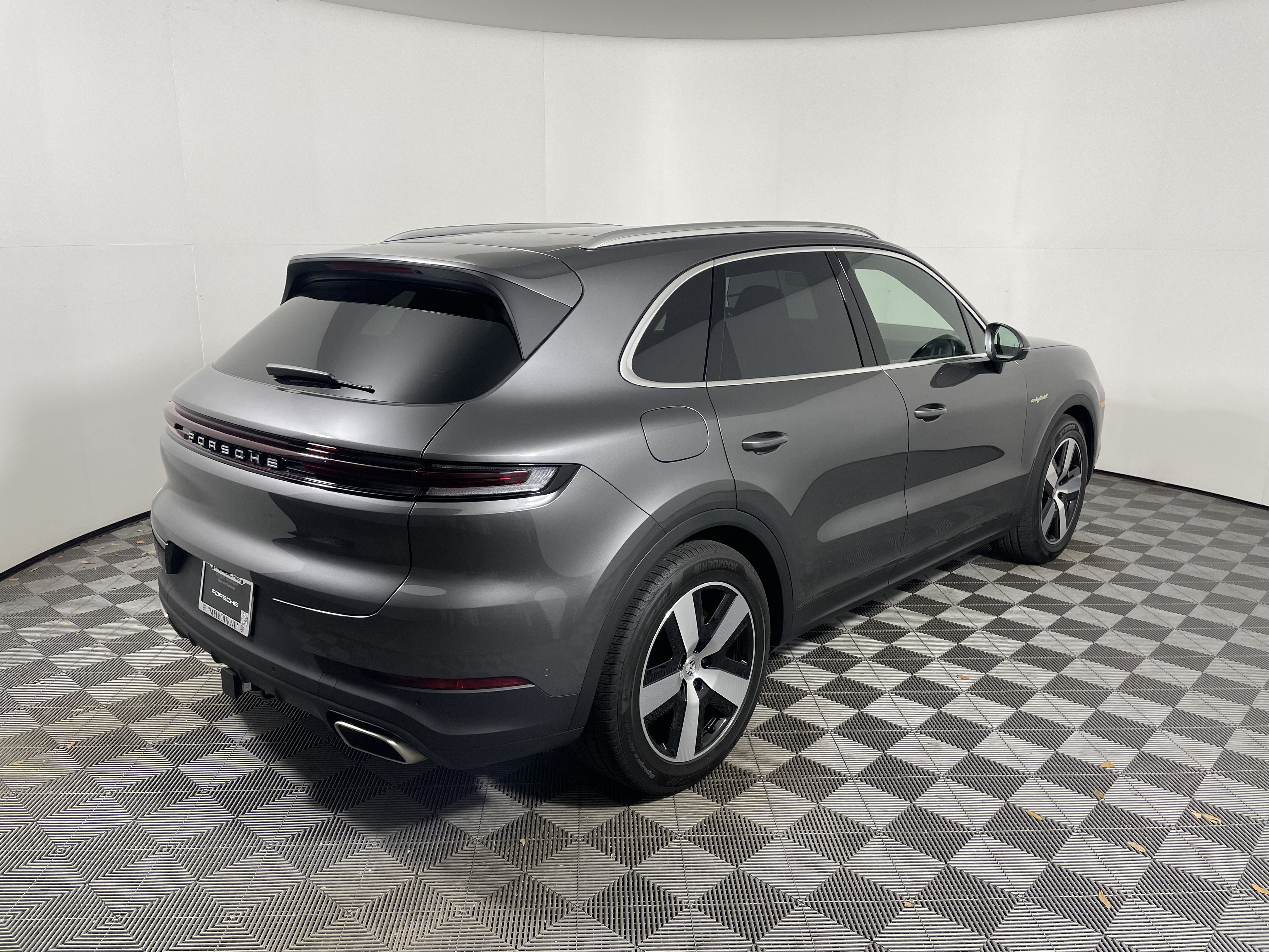 Used 2026 Porsche Cayenne E-Hybrid AWD/4WD image 7