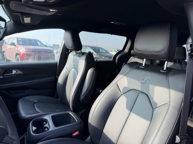 New 2026 Chrysler Pacifica Select image 9