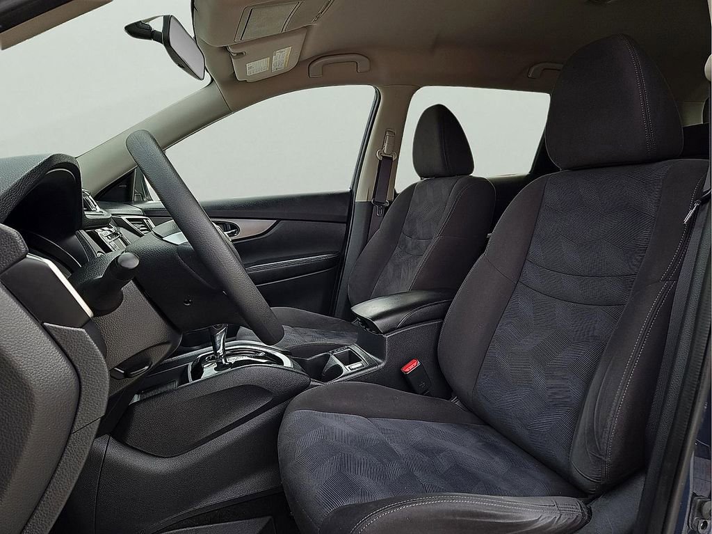 Used 2016 Nissan Rogue SV w/ SV Premium Package image 13