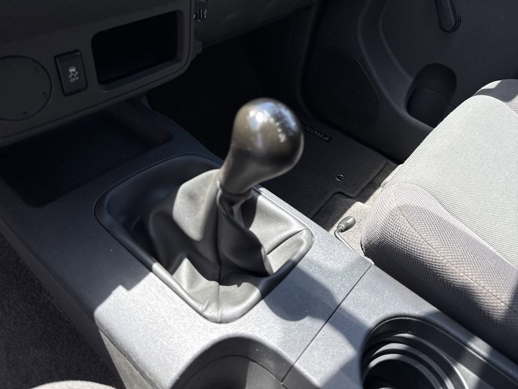 Used 2018 Nissan Frontier S RWD image 27