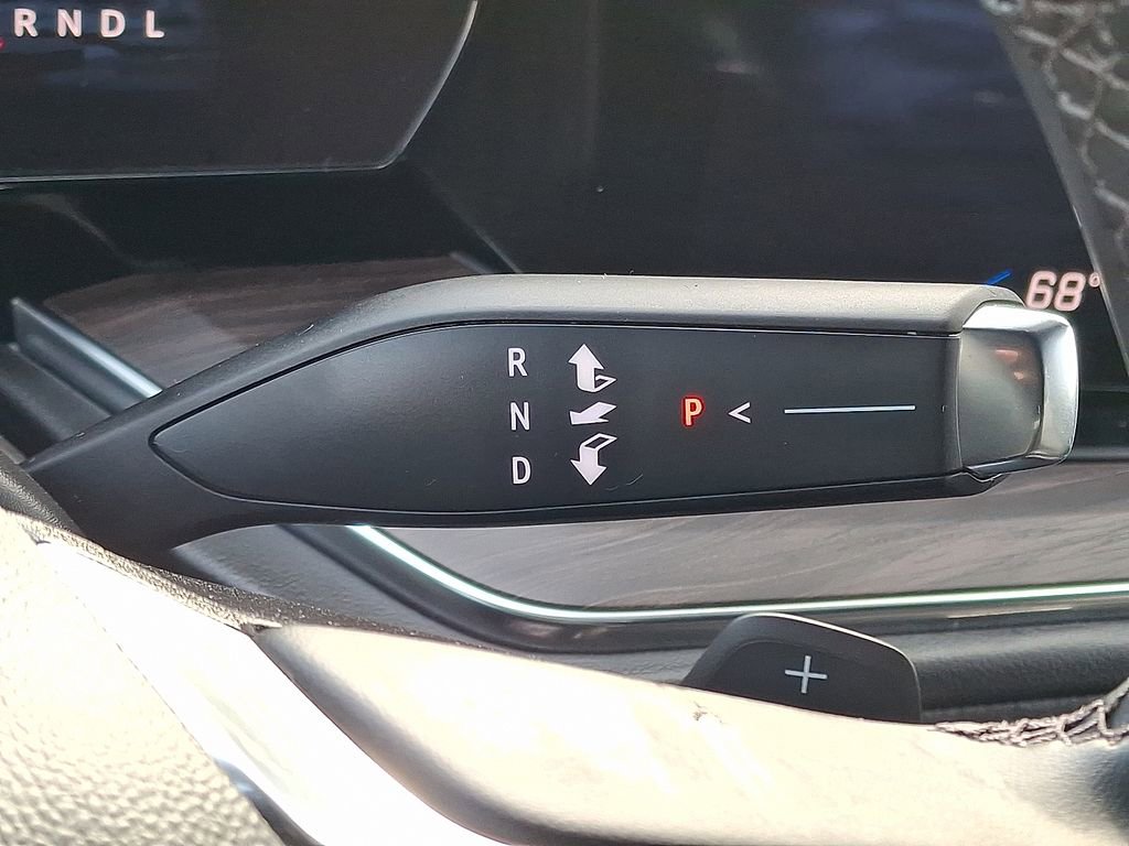 Used 2025 Chevrolet Suburban Premier image 17