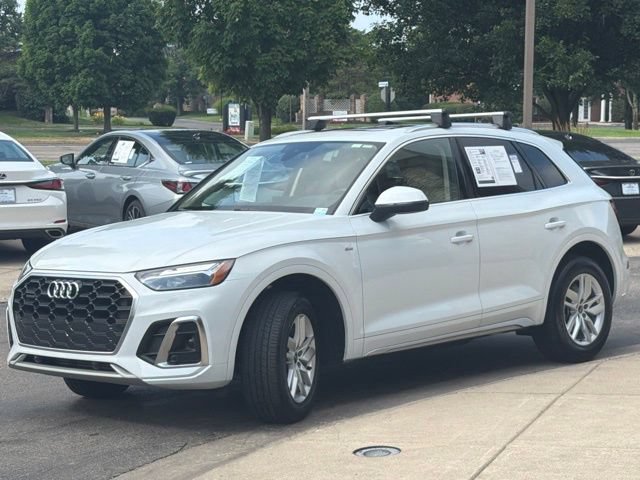 Used 2023 Audi Q5 2.0T Premium w/ Convenience Package AWD/4WD image 3