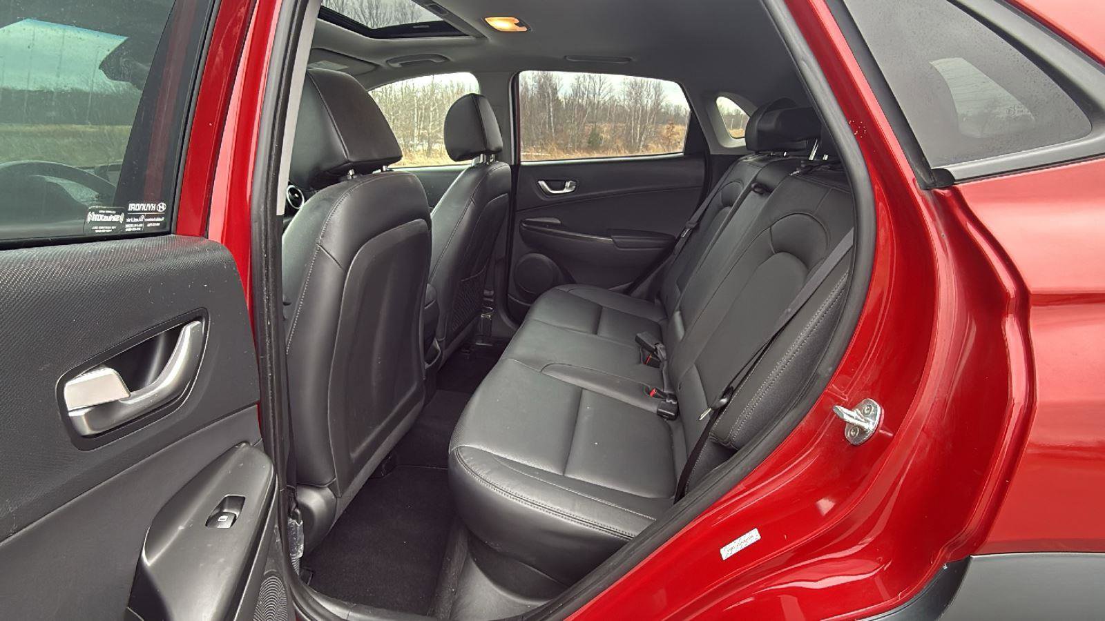 Used 2022 Hyundai Kona Limited image 22