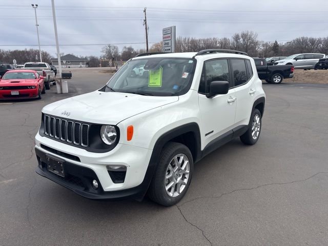 Used 2022 Jeep Renegade Latitude image 4
