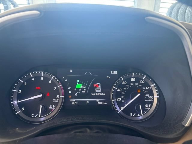 Used 2020 Toyota Highlander XLE FWD image 29