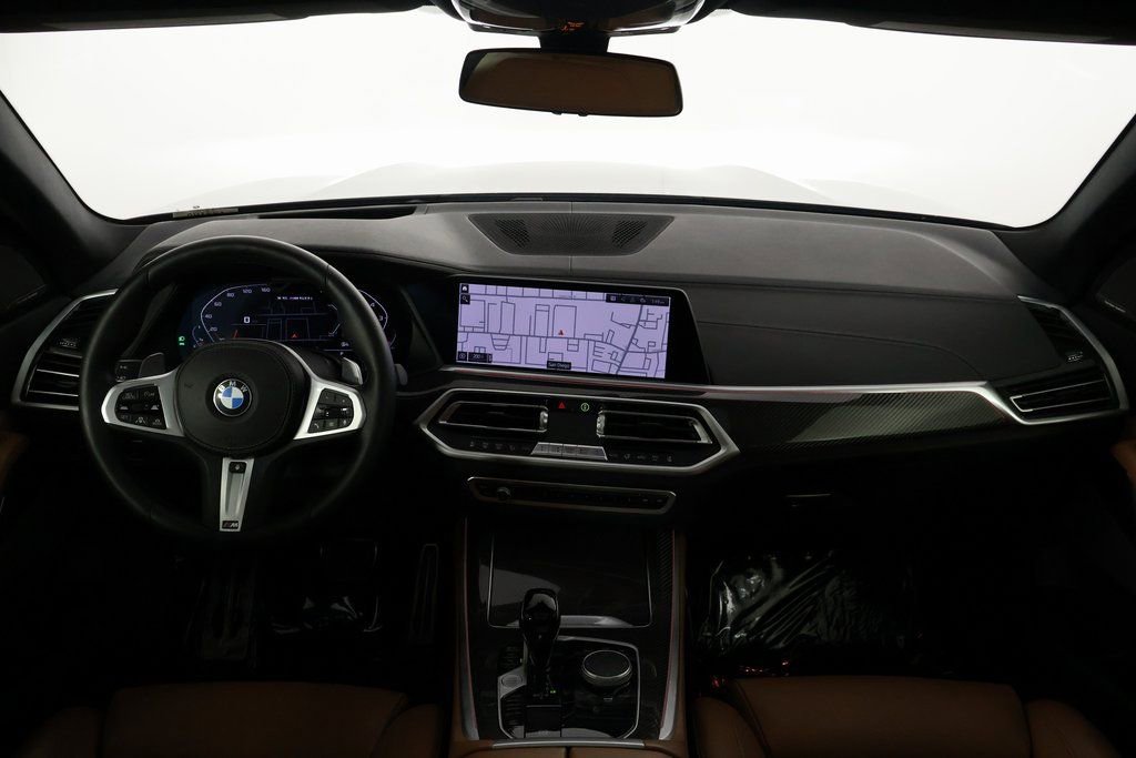Used 2022 BMW X5 M50i image 8