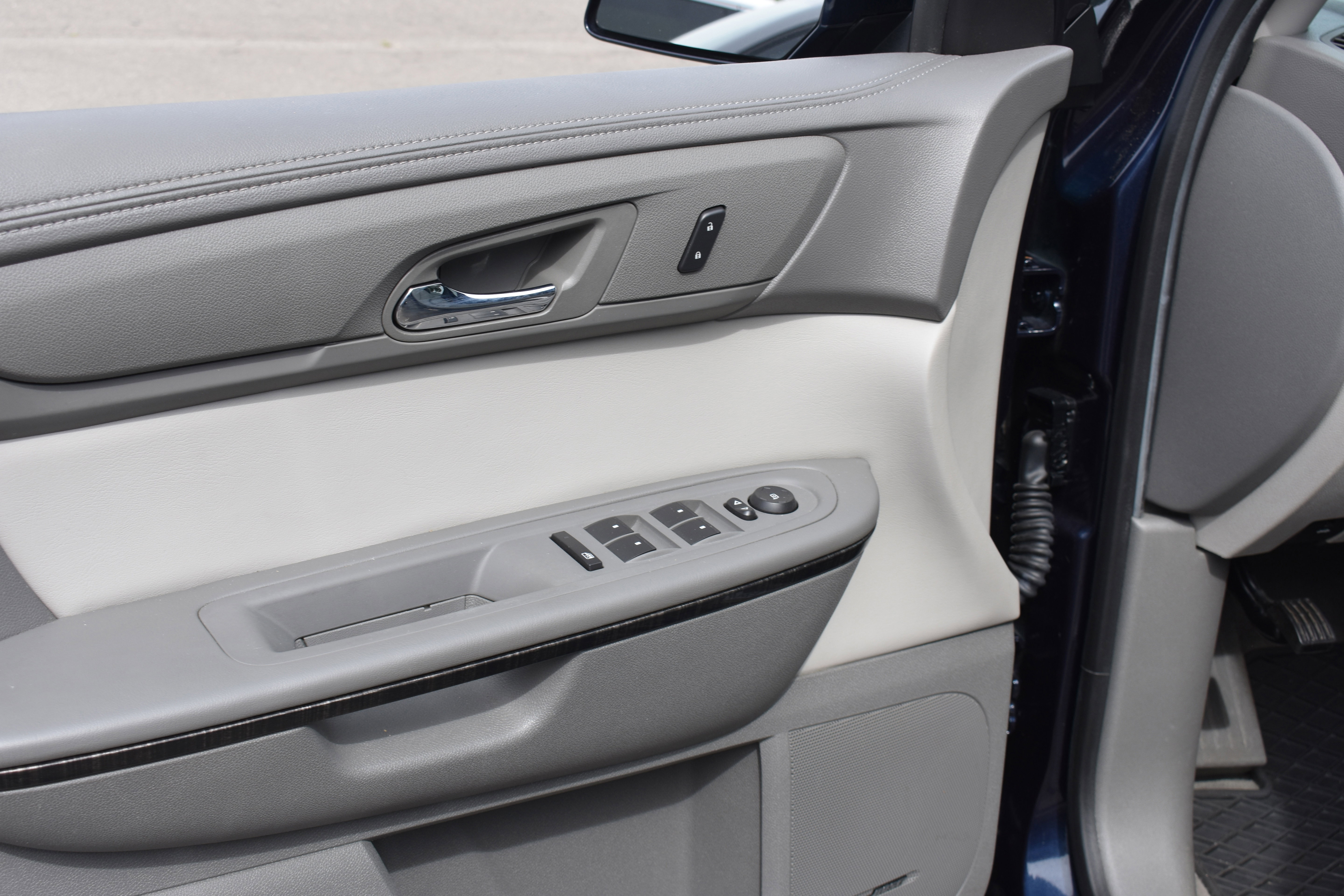 Used 2015 GMC Acadia SLT w/ Open Road Package image 23