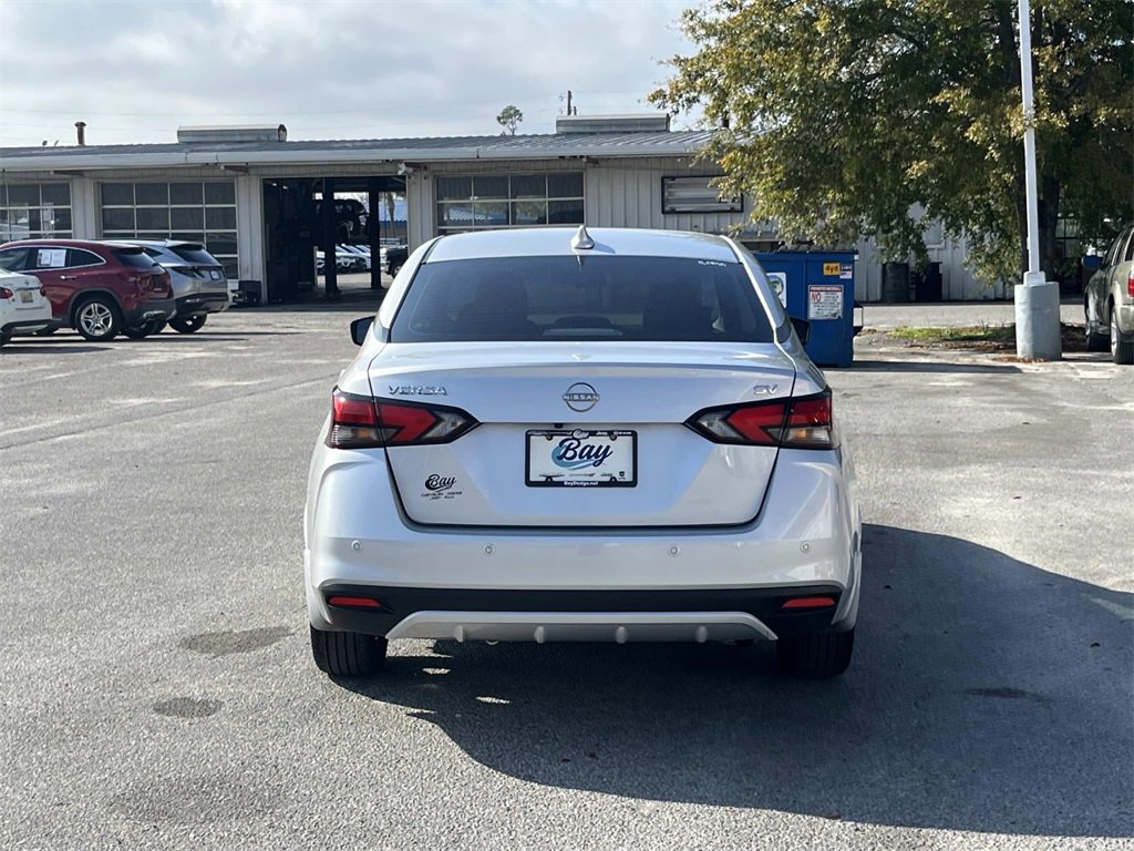 Used 2024 Nissan Versa SV w/ Trunk Package image 4