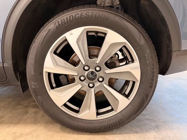 Used 2025 Ford Escape Platinum AWD/4WD image 16