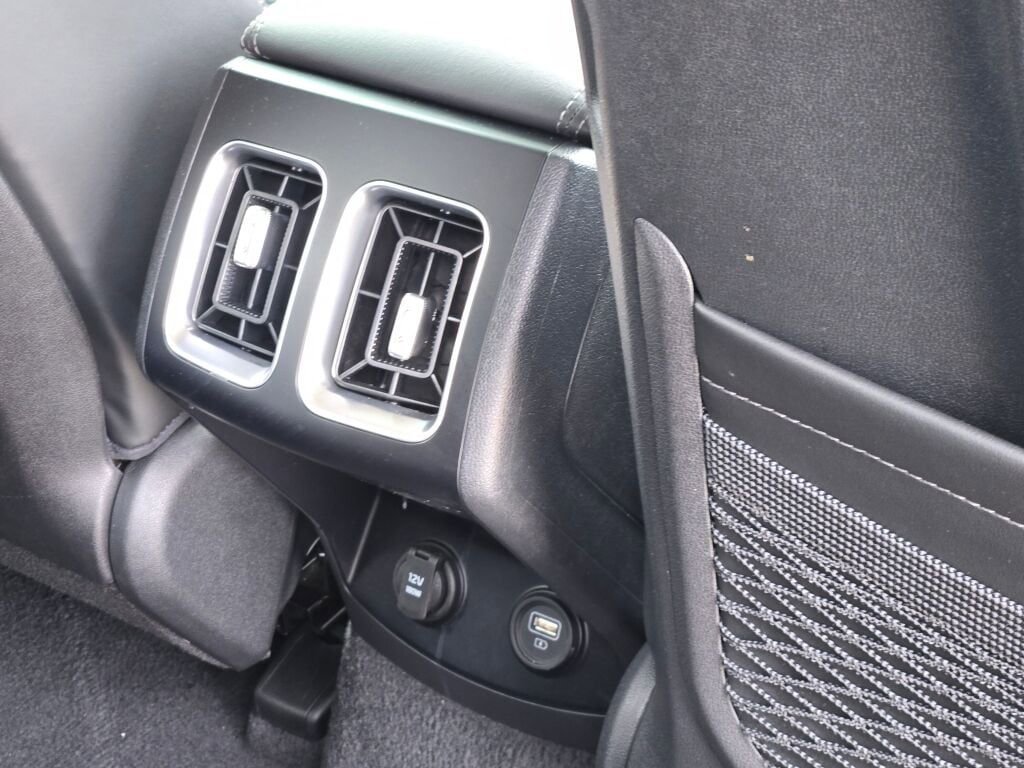 Used 2023 Kia Sorento S image 10