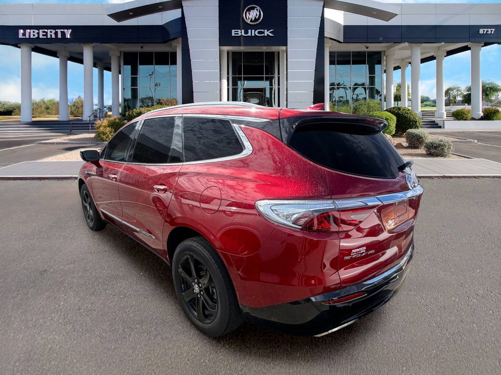 Used 2023 Buick Enclave Essence w/ Experience Buick Package FWD image 3