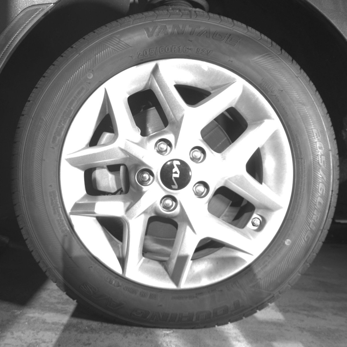 Used 2025 Kia Soul LX w/ LX Technology Package FWD image 12