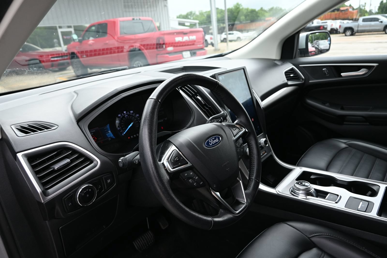 Used 2024 Ford Edge SEL AWD/4WD image 20