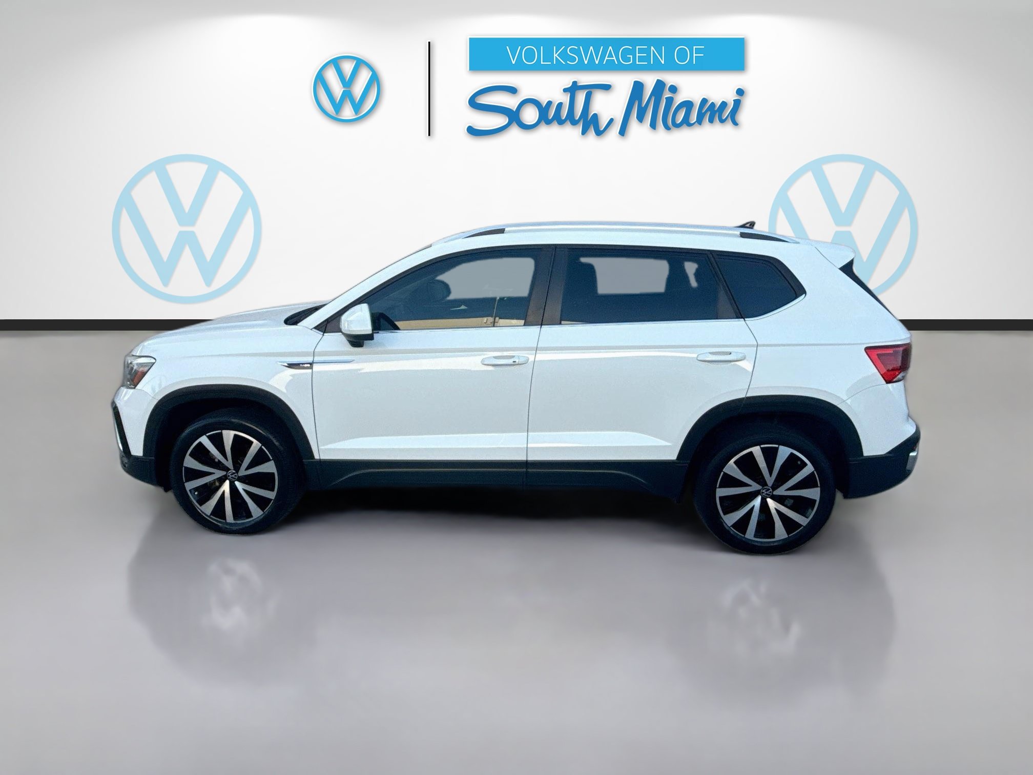 Certified 2022 Volkswagen Taos SE FWD image 4