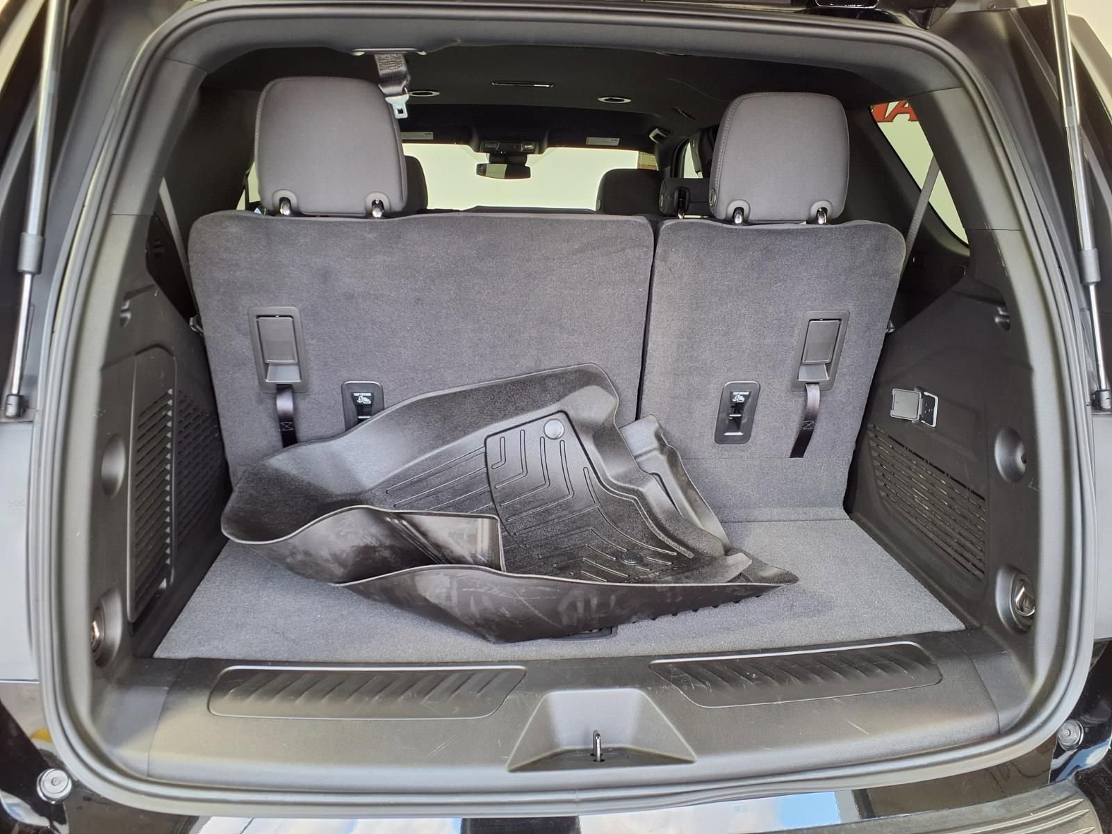 Used 2024 GMC Yukon SLE w/ Gmc Pro Safety Plus Package image 7