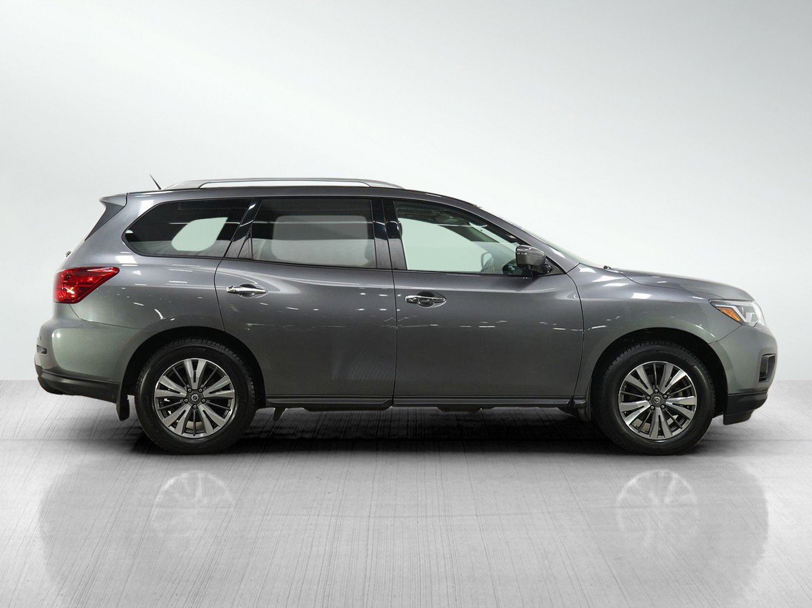 Used 2017 Nissan Pathfinder SL w/ SL Premium Package AWD/4WD image 6