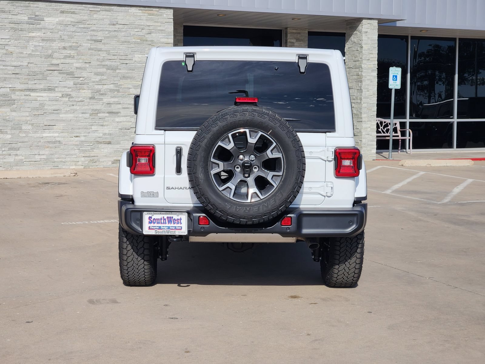 New 2026 Jeep Wrangler Unlimited Sahara AWD/4WD image 8
