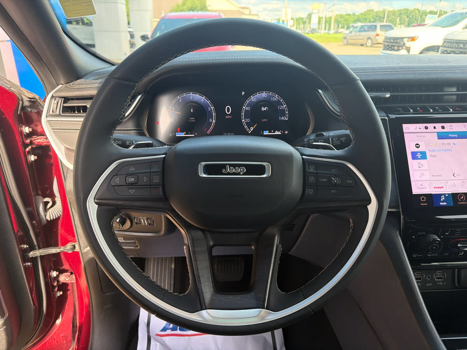 Used 2024 Jeep Grand Cherokee Limited AWD/4WD image 15