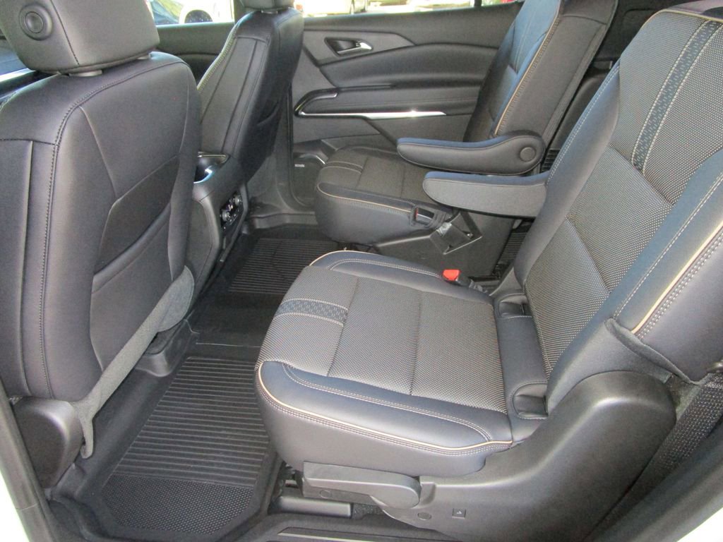 New 2026 Chevrolet Traverse High Country image 17