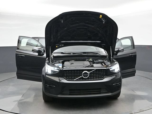 Used 2025 Volvo XC40 B5 Plus AWD/4WD image 54