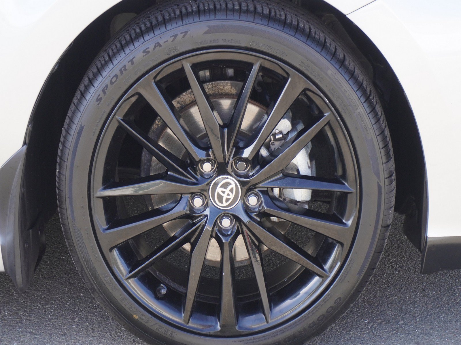 Used 2023 Toyota Camry XSE FWD image 5