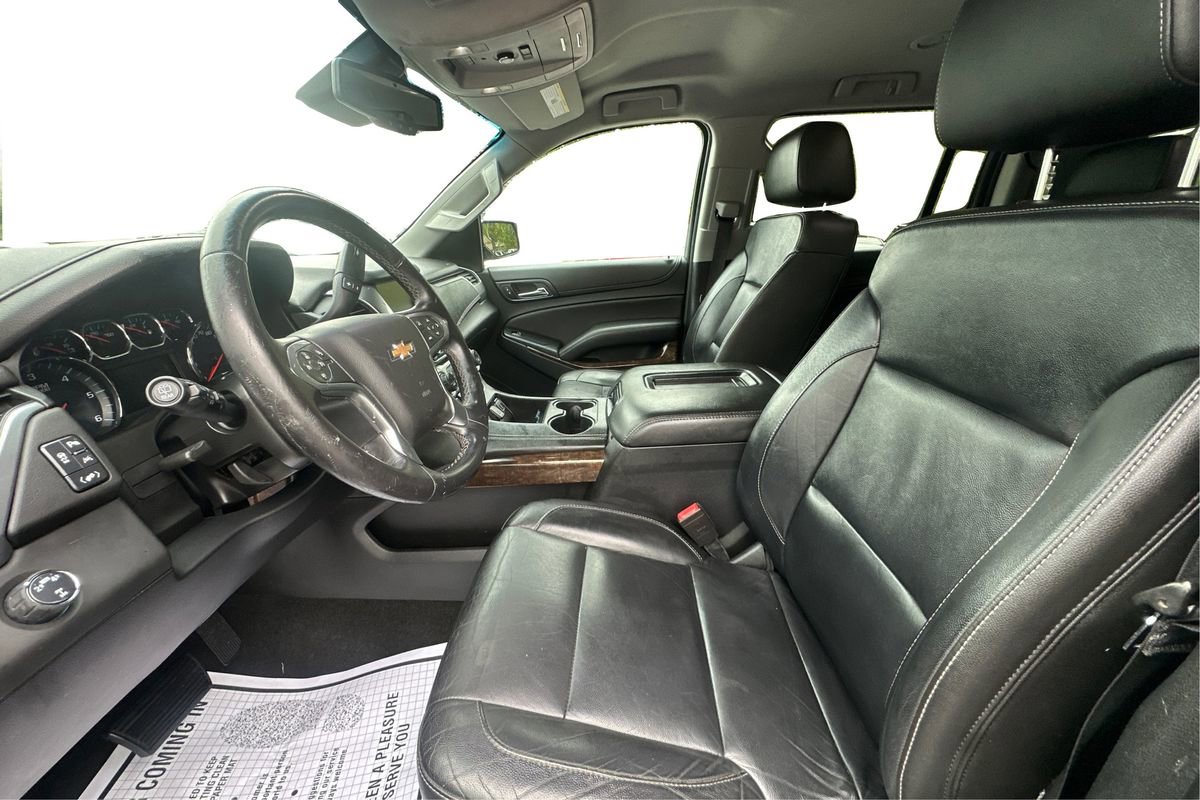 Used 2018 Chevrolet Suburban LT image 9