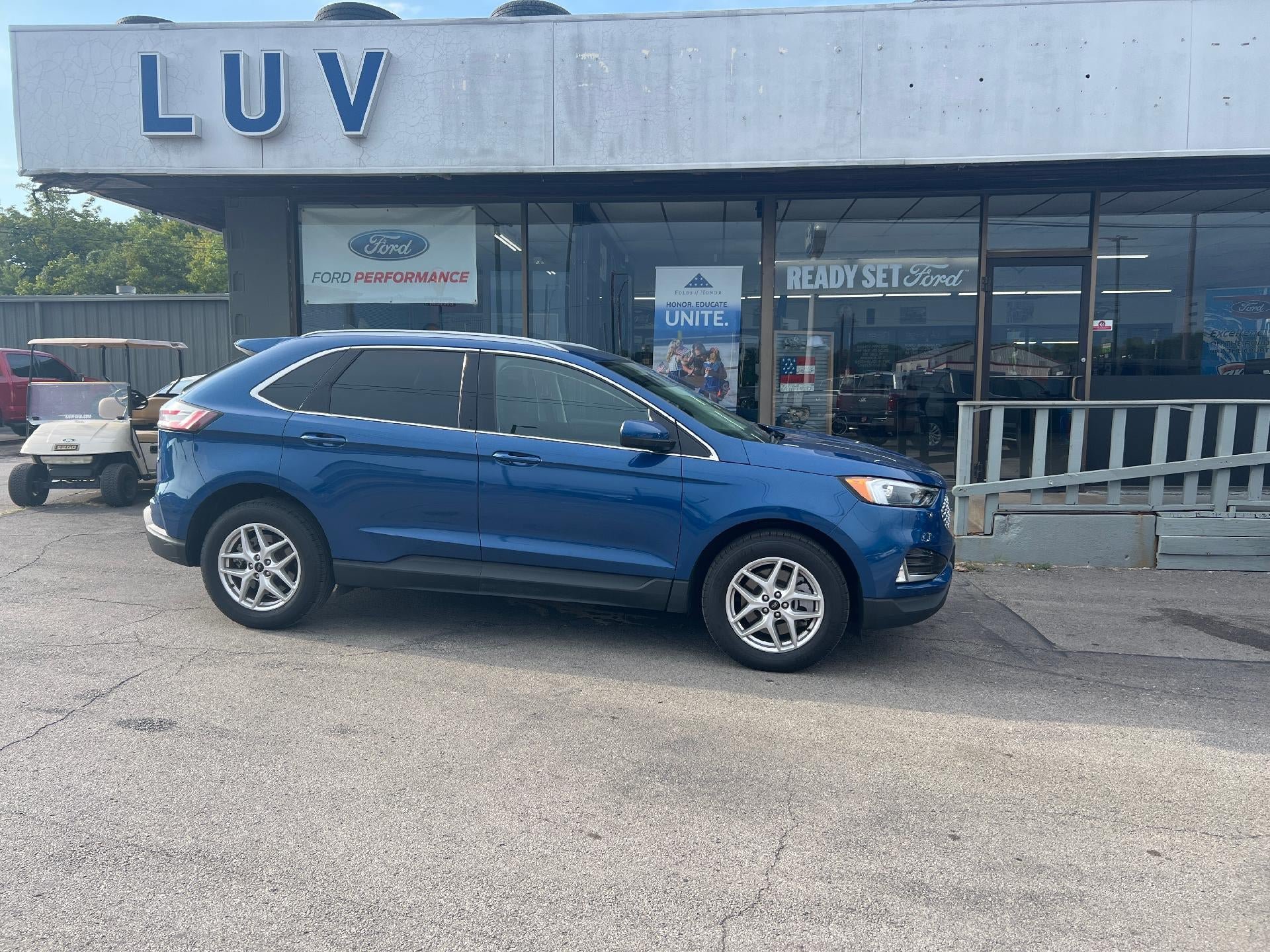 Used 2023 Ford Edge SEL w/ Convenience Package AWD/4WD image 2