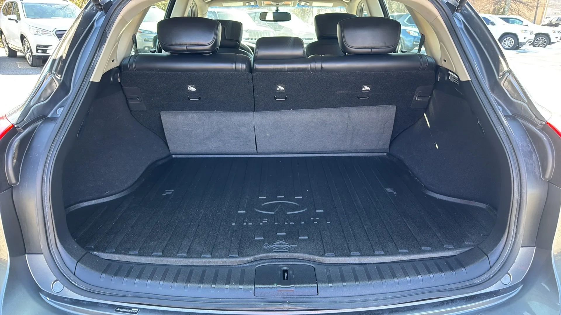 Used 2016 INFINITI QX50 AWD w/ Deluxe Touring Package image 14