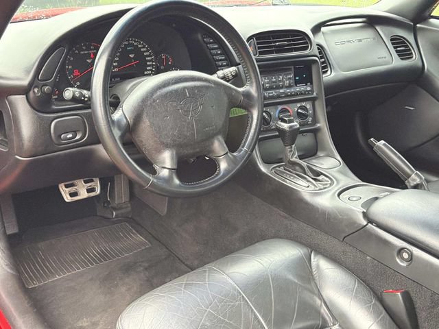 Used 2001 Chevrolet Corvette Coupe RWD image 16