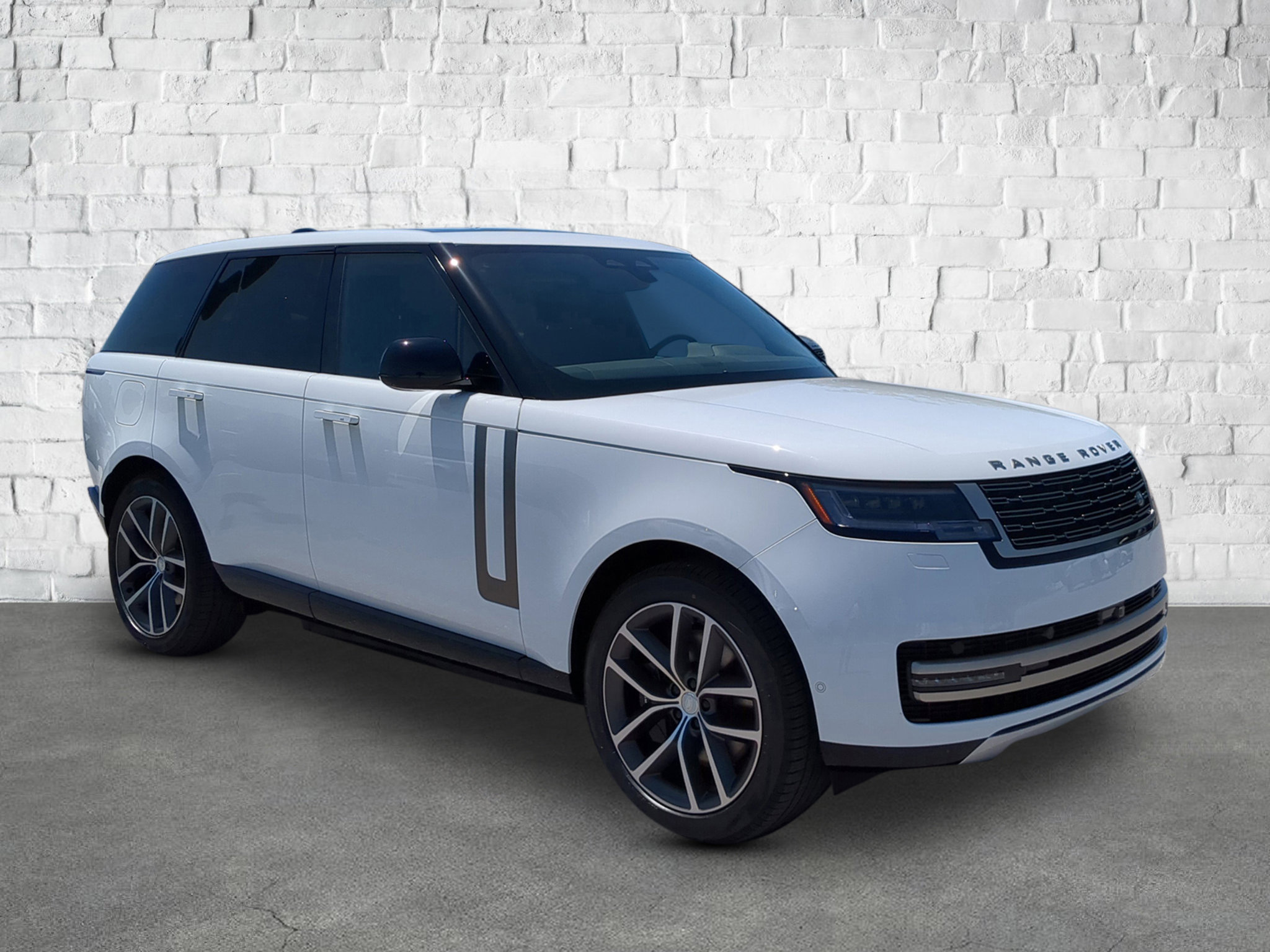 New 2025 Land Rover Range Rover SE image 5