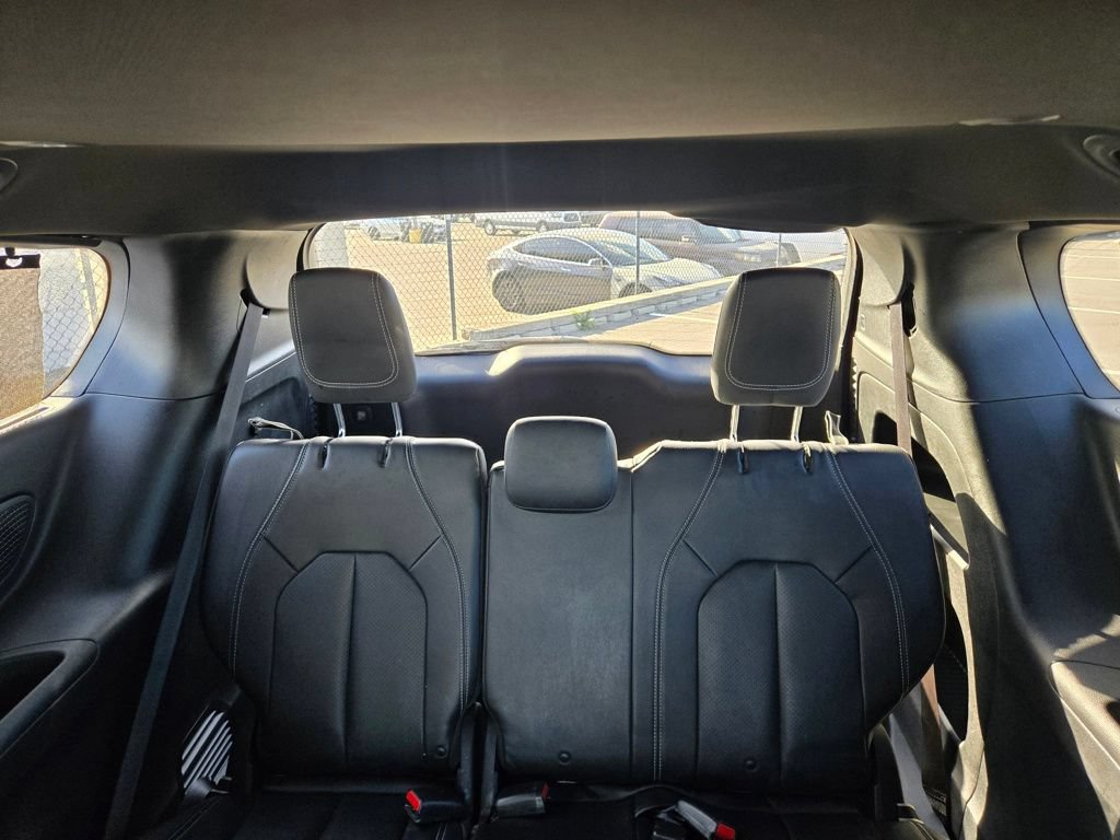 Used 2019 Chrysler Pacifica Touring-L Plus w/ Advanced Safetytec Group FWD image 45