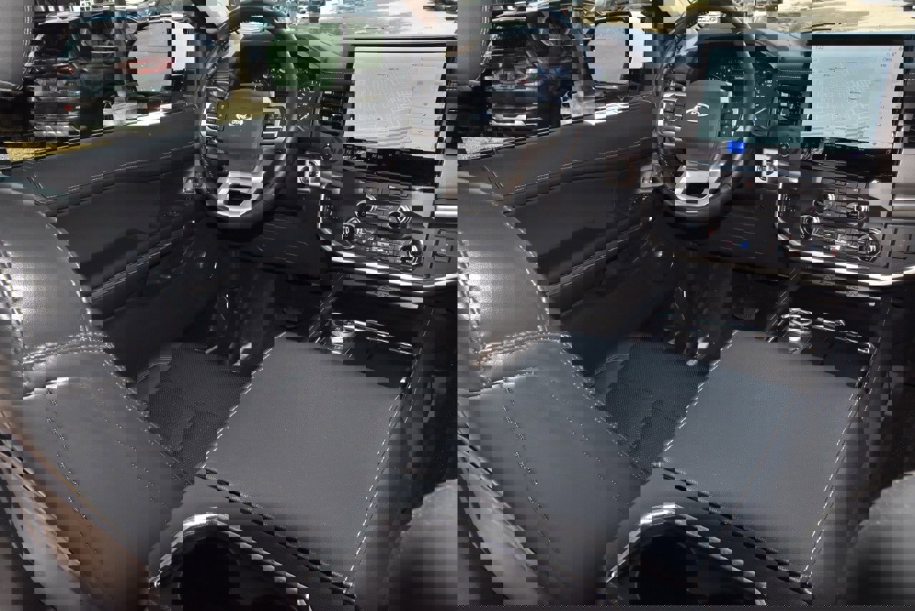 Used 2022 Ford Expedition Max XLT image 16