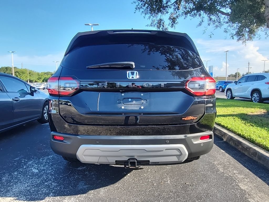 Used 2024 Honda Pilot TrailSport image 5