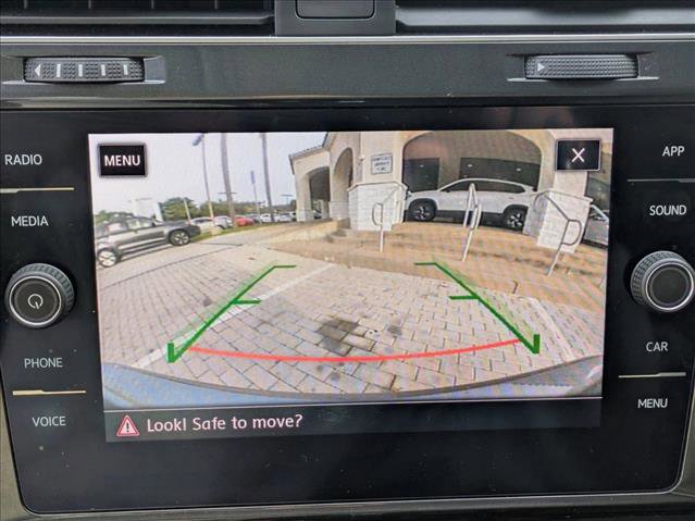 Used 2019 Volkswagen Golf SE image 21