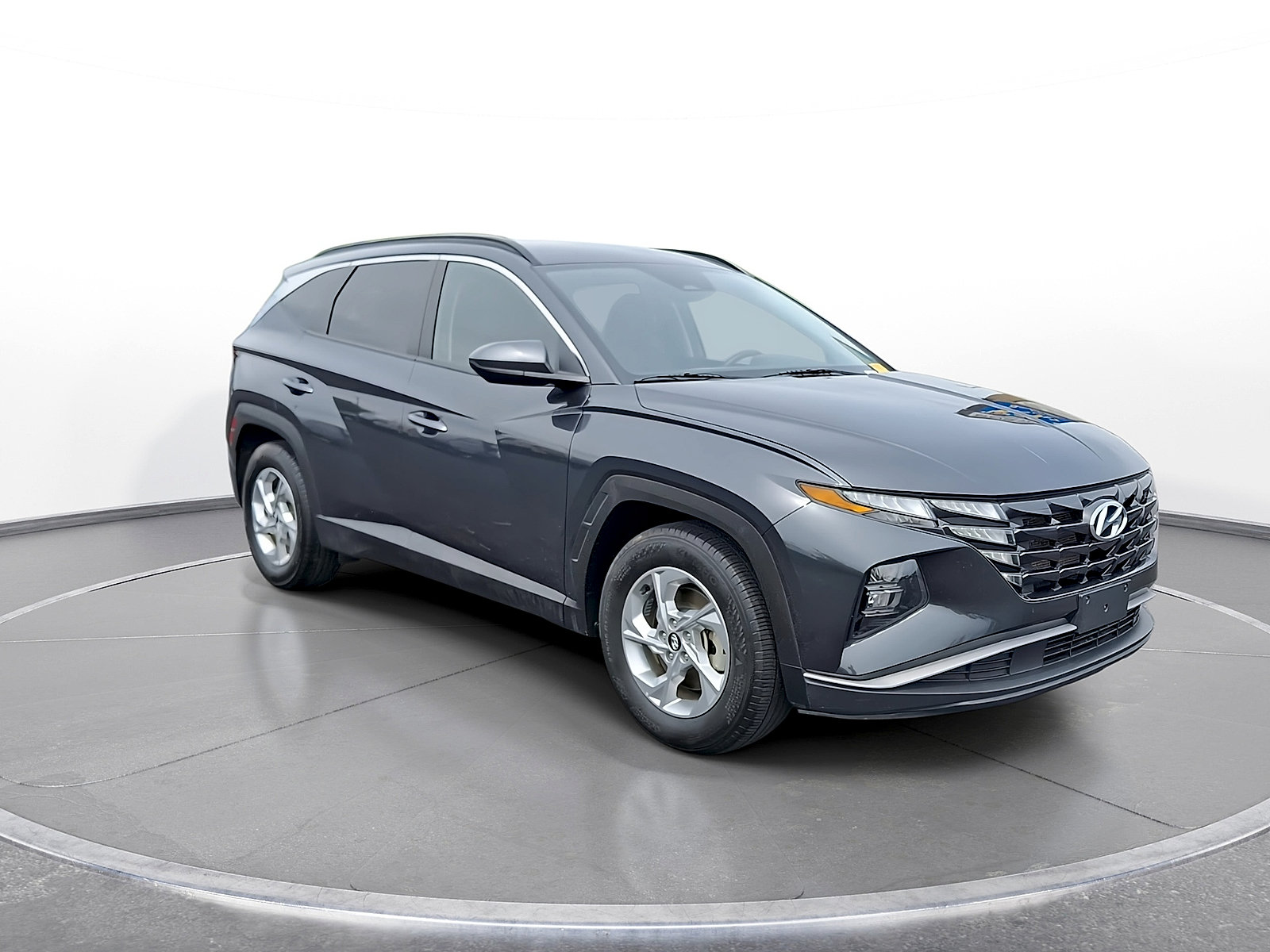 Used 2024 Hyundai Tucson SEL FWD image 2