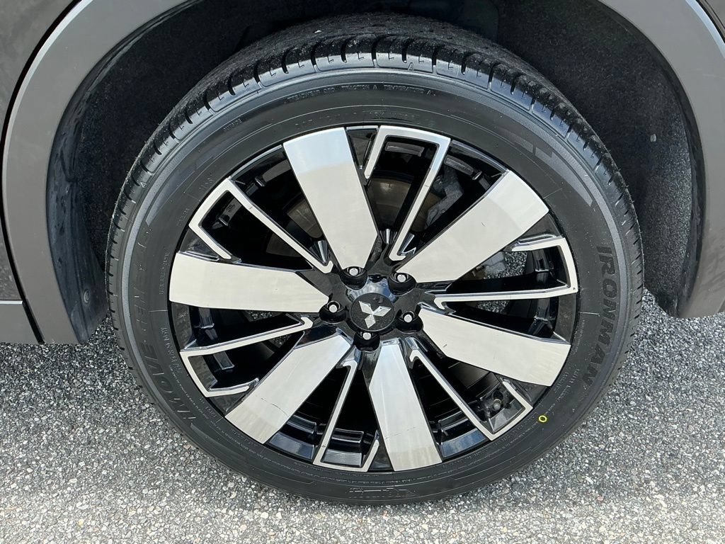 Used 2025 Mitsubishi Outlander AWD image 21