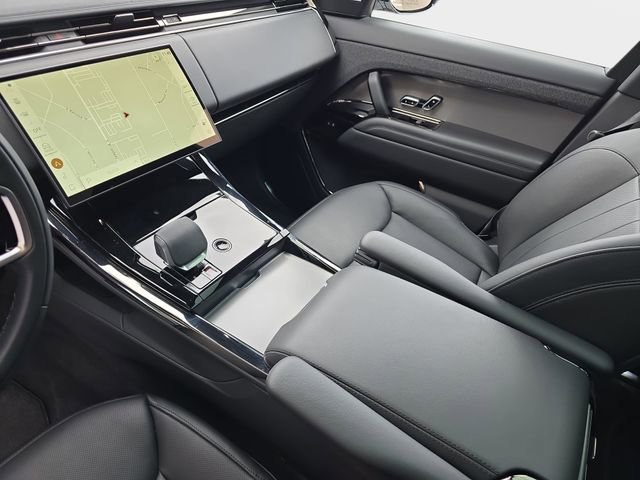 Used 2025 Land Rover Range Rover Sport SE image 28