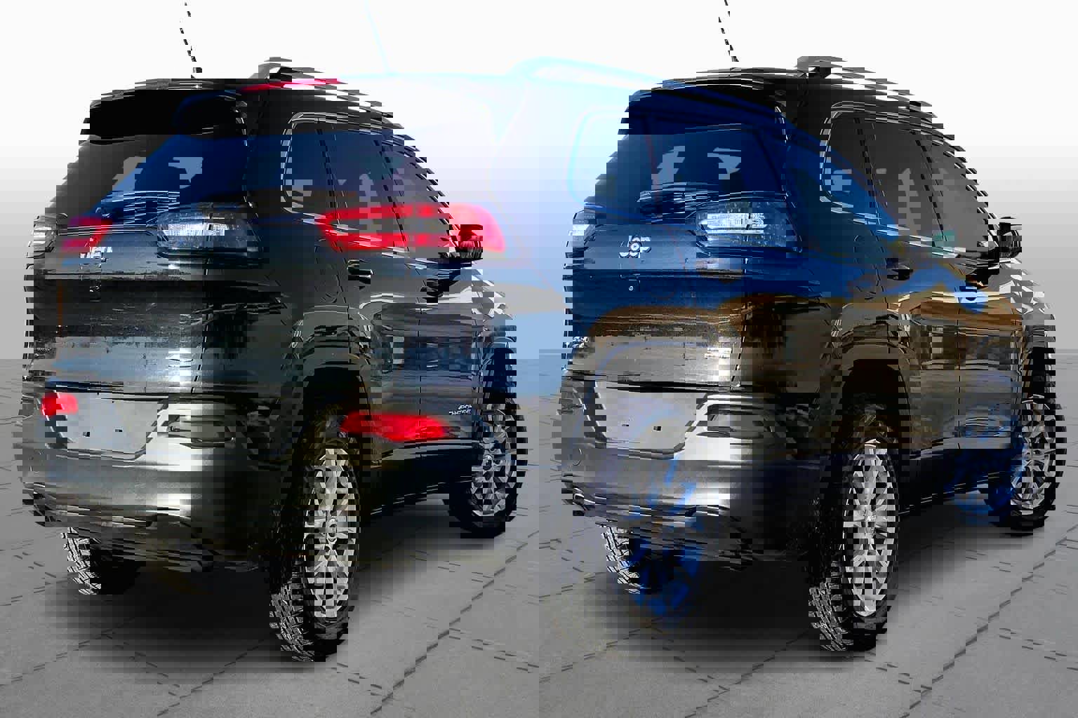 Used 2016 Jeep Cherokee Latitude w/ Cold Weather Group image 12