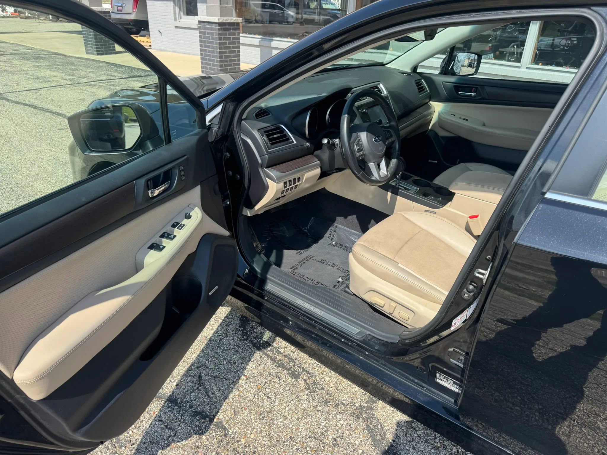 Used 2017 Subaru Legacy 2.5i Limited AWD/4WD image 9